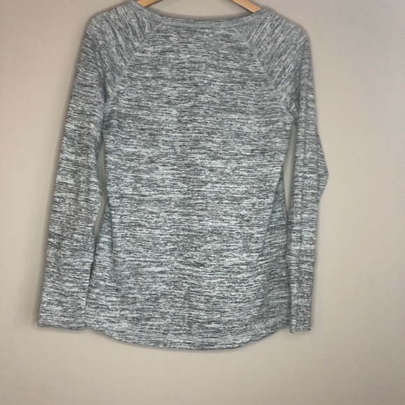 Athleta no sweat’n it shark bite top hi low S gray - Picture 7 of 7